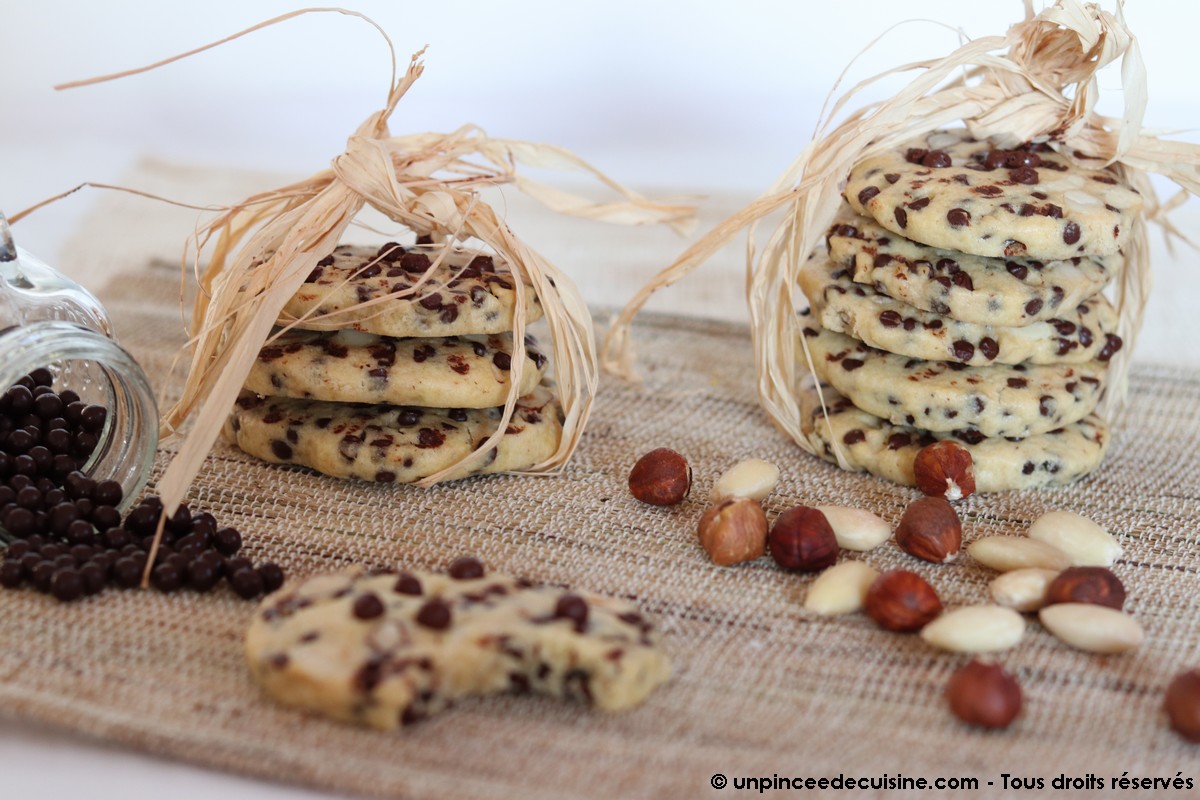 Cookies Noisettes Amandes Et Pepites De Chocolat Une Pincee De Cuisine