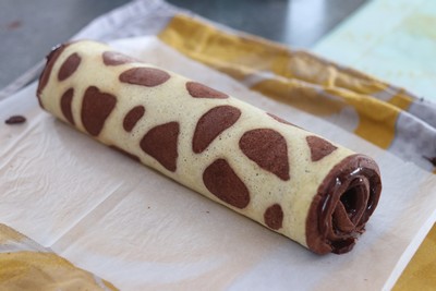 biscuit roulé chocolat au décor de girafe